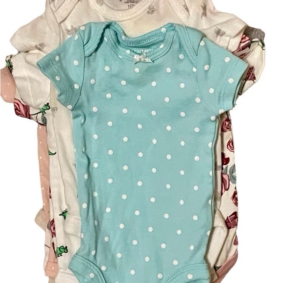 Newborn onsies - Picture 13 of 15